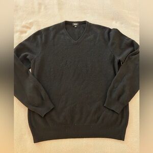 Black v neck cashmere sweater